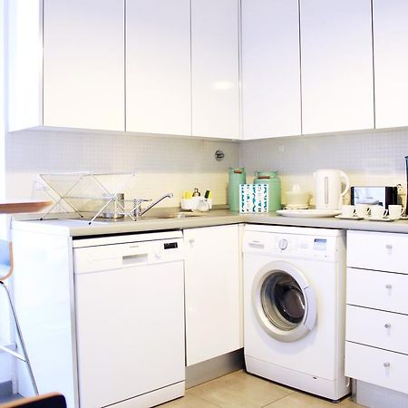Joivy Modern 1-Bed Apt With Terrace, Moments From Sao Bento Palace Lissabon Exterior foto