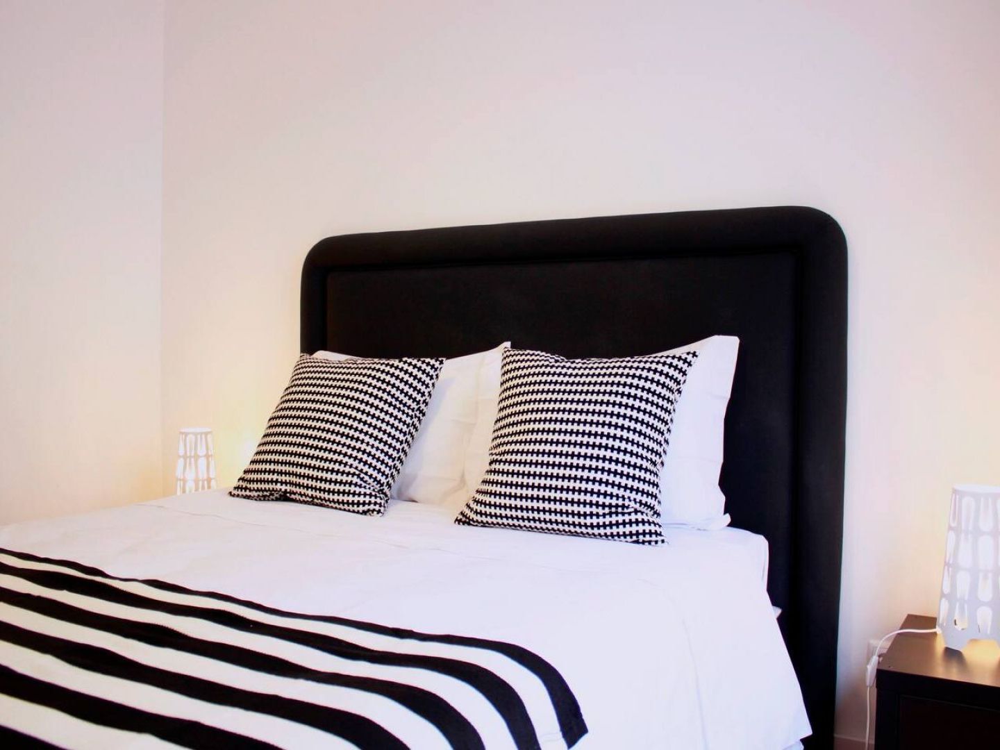 Joivy Modern 1-Bed Apt With Terrace, Moments From Sao Bento Palace Lissabon Exterior foto