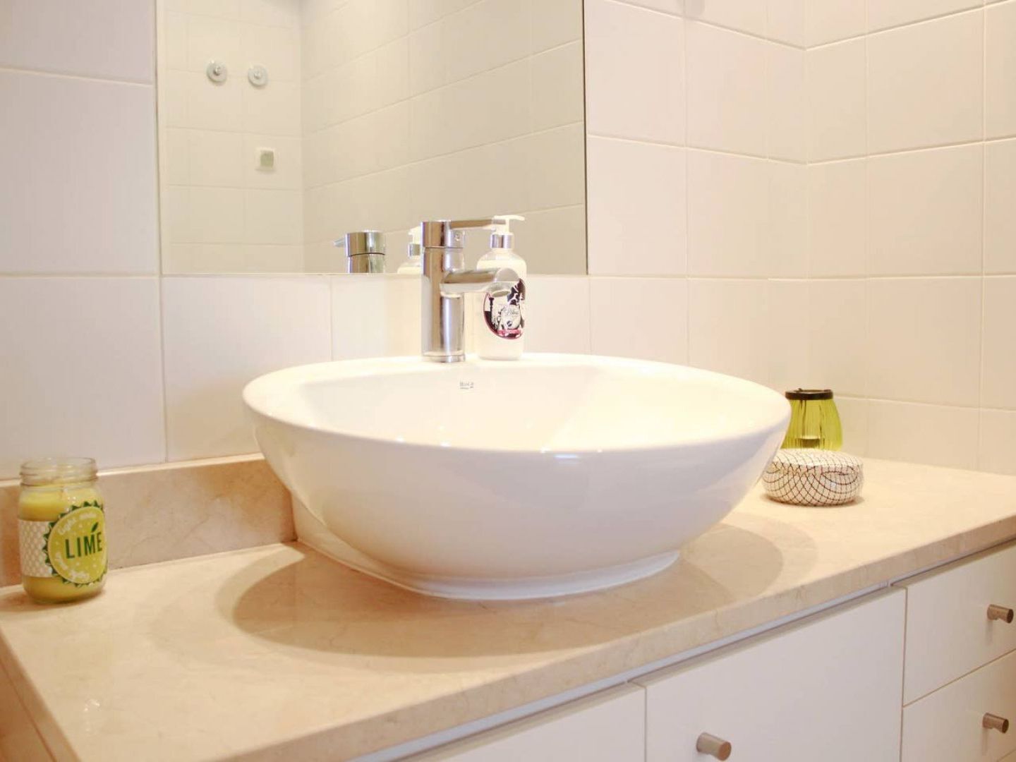 Joivy Modern 1-Bed Apt With Terrace, Moments From Sao Bento Palace Lissabon Exterior foto